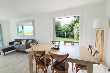 Photo of property in 221 Patons Rock Road, Patons Rock, Takaka, 7182