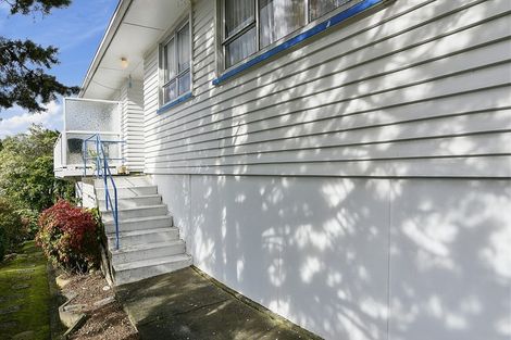 Photo of property in 9 Kelwyn Road, Kelston, Auckland, 0602