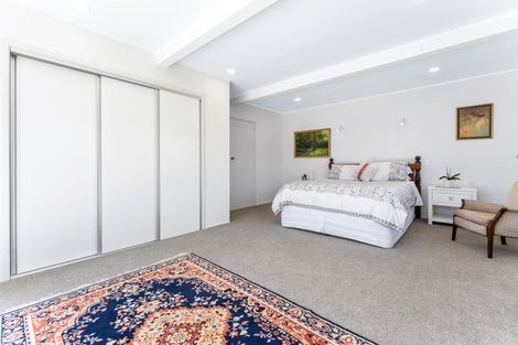 Photo of property in 20 Chatswood Grove, Chatswood, Auckland, 0626