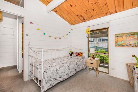 Photo of property in 9 Mcinnes Road, Weymouth, Auckland, 2103