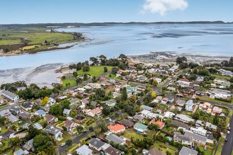 Photo of property in 9 Mcinnes Road, Weymouth, Auckland, 2103