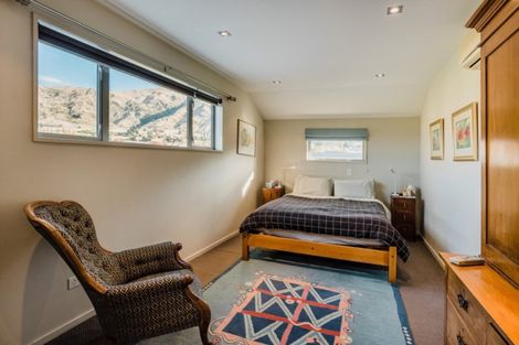 Photo of property in 15 Jessies Crescent, Wanaka, 9305