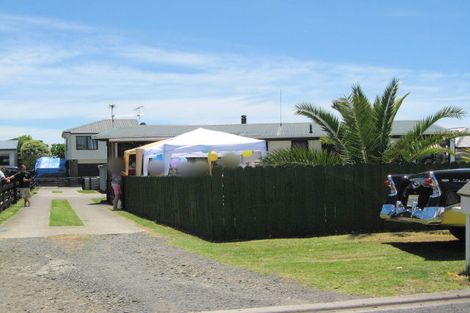 Photo of property in 2b Channel View Road, Clarks Beach, Pukekohe, 2679