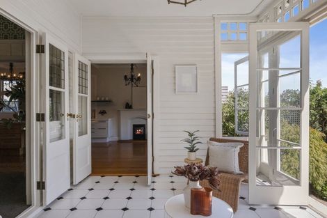 Photo of property in 14 Macmillan Avenue, Cashmere, Christchurch, 8022