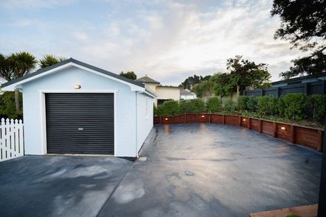 Photo of property in 70 Aberdeen Road, Saint Clair, Dunedin, 9012