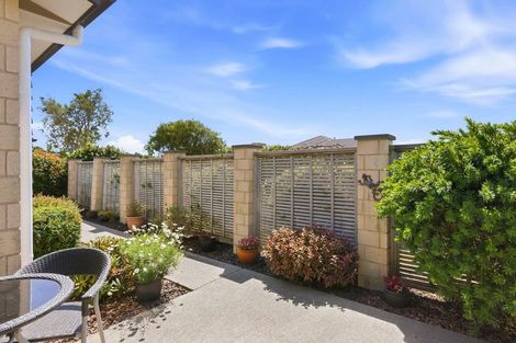 Photo of property in 2 Pearson Place, Paraparaumu, 5032