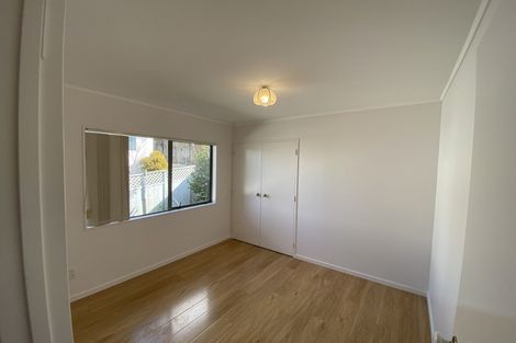 Photo of property in 1/4 Mossop Rise, Glenfield, Auckland, 0629