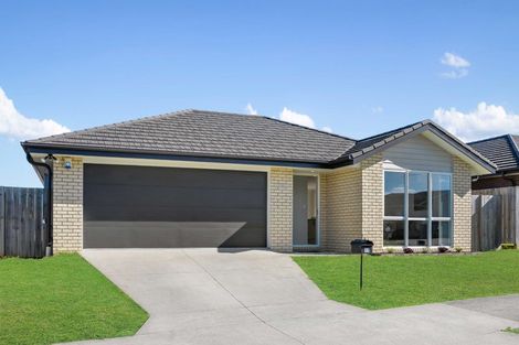 Photo of property in 17 Parton Road, Pukekohe, 2120