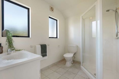 Photo of property in 1/14 Ponderosa Drive, Oteha, Auckland, 0632