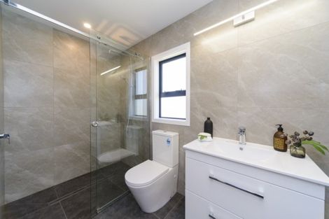 Photo of property in 3 Vaucluse Heights, Fitzherbert, Palmerston North, 4410