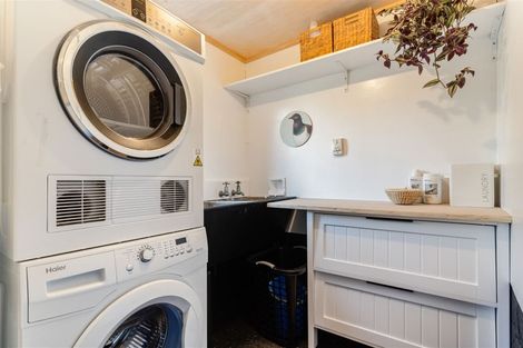 Photo of property in 15 Camelot Place, Glenfield, Auckland, 0629