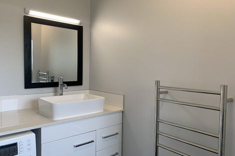 Photo of property in 9 Alston Avenue, Kelston, Auckland, 0602