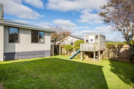 Photo of property in 111 Waiuta Street, Titahi Bay, Porirua, 5022