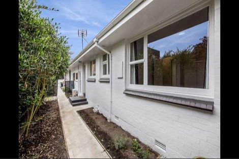 Photo of property in 2/111 Aikmans Road, Merivale, Christchurch, 8014