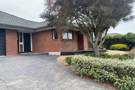 Photo of property in 43 Orlando Crescent, Waimairi Beach, Christchurch, 8083