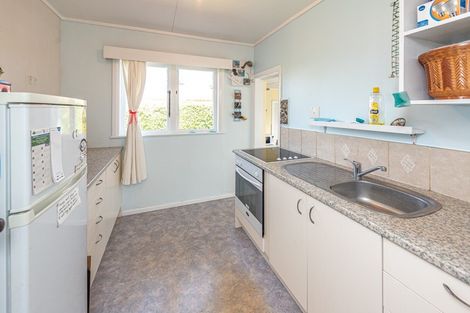 Photo of property in 31 Karaka Street, Castlecliff, Whanganui, 4501
