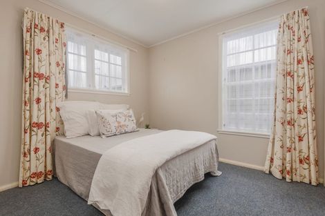Photo of property in 1 Wairau Place, Kelvin Grove, Palmerston North, 4414