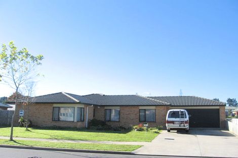 Photo of property in 58 Castlefinn Drive, Weymouth, Auckland, 2103