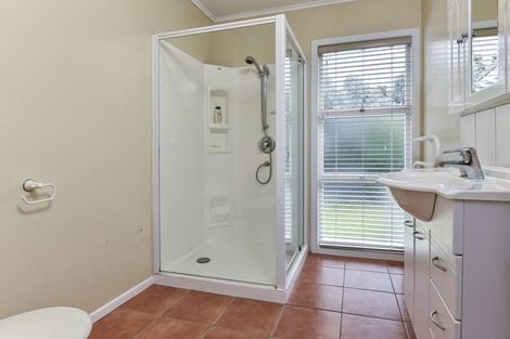 Photo of property in 76 Marlborough Avenue, Glenfield, Auckland, 0629