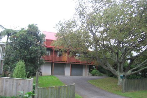 Photo of property in 30 Ranui Terrace, Tawa, Wellington, 5028