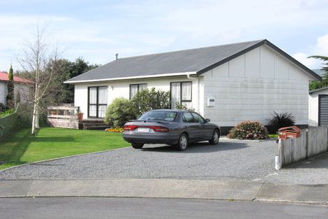 Photo of property in 16 Atarau Grove, Paraparaumu, 5032