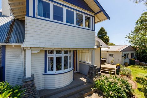 Photo of property in 162 Saint Aubyn Street, New Plymouth, 4310
