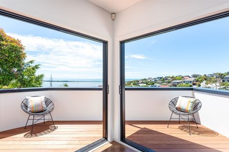 Photo of property in 139 Mount Pleasant Road, Mount Pleasant, Christchurch, 8081