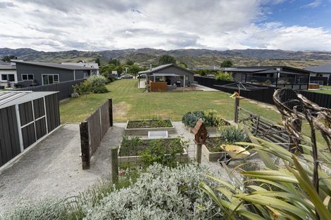 Photo of property in 32 Perriam Place, Mount Pisa, Cromwell, 9383