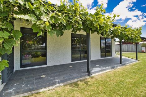 Photo of property in 71 Avenue Road, Greenmeadows, Napier, 4112