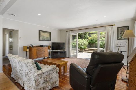 Photo of property in 99 Lake Crescent, Hamilton Lake, Hamilton, 3204