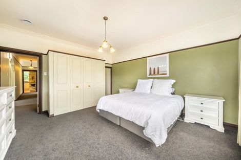 Photo of property in 6 Chatsworth Road, Silverstream, Upper Hutt, 5019