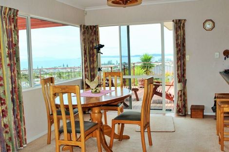 Photo of property in 24 Grovenor Drive, Orewa, 0931