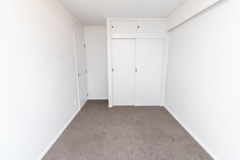 Photo of property in 5 Hawker Street, Mount Victoria, Wellington, 6011