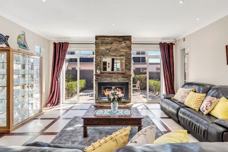 Photo of property in 24 The Mews, Shamrock Park, Auckland, 2016