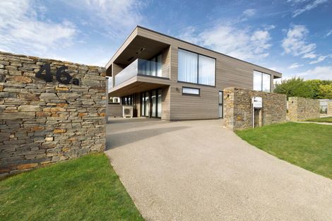 Photo of property in 46b Dungarvon Street, Wanaka, 9305