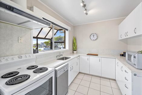 Photo of property in 2/54 Luton Avenue, Sunnyhills, Auckland, 2010