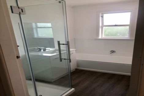 Photo of property in 199 Chivalry Road, Glenfield, Auckland, 0629