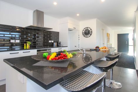 Photo of property in 22 Nellie Drive, Kumeu, 0810