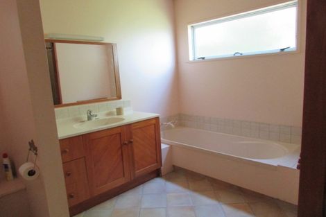 Photo of property in 4 Selwyn Parade, Lyttelton, 8082