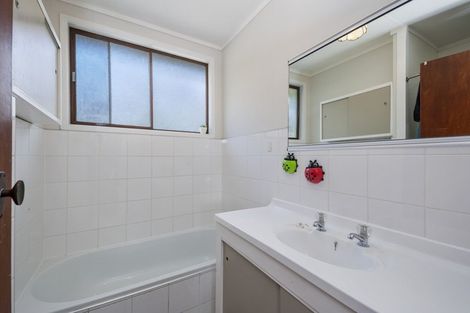 Photo of property in 4 Green Place, Richmond Heights, Taupo, 3330