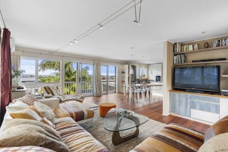 Photo of property in 33 Gretel Place, Hillcrest, Auckland, 0627