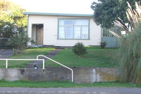 Photo of property in 60 Main Road, Titahi Bay, Porirua, 5022