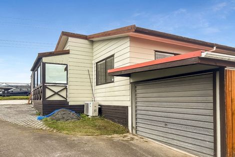 Photo of property in 1/56 Birkdale Road, Birkdale, Auckland, 0626