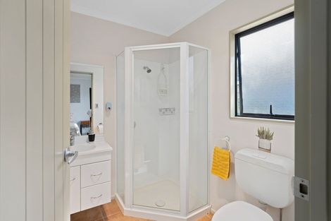 Photo of property in 7 Quadrant Heights, Paraparaumu, 5032