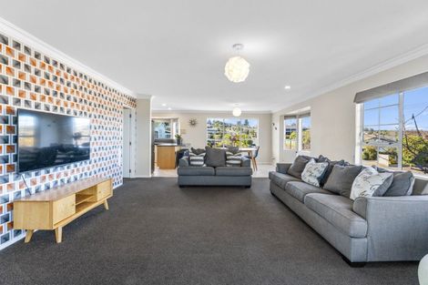 Photo of property in 4 Ingle Avenue, Waipahihi, Taupo, 3330