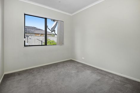 Photo of property in 17 Ashmere Lane, Weymouth, Auckland, 2103