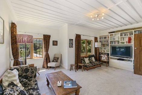 Photo of property in 17 Torwood Road, Khandallah, Wellington, 6035