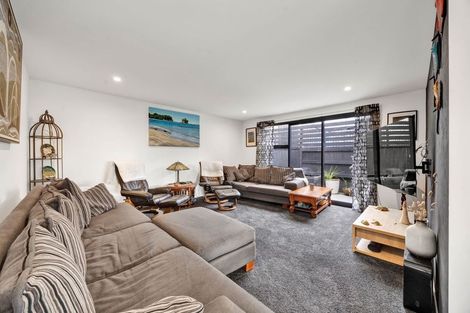 Photo of property in 23 Links Drive, Waiwhakaiho, New Plymouth, 4312