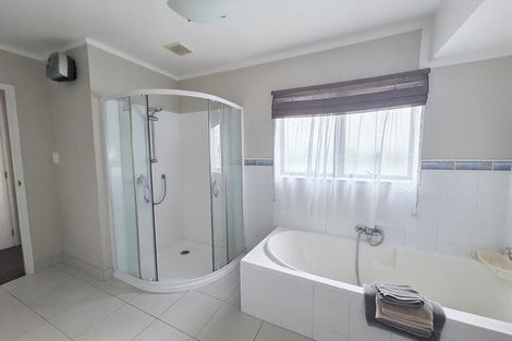 Photo of property in 19 Miriam Corban Heights, Henderson, Auckland, 0612