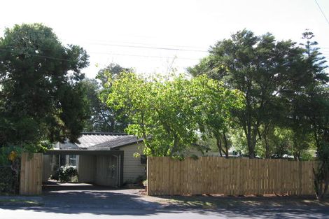 Photo of property in 19 Golf Road, New Lynn, Auckland, 0600